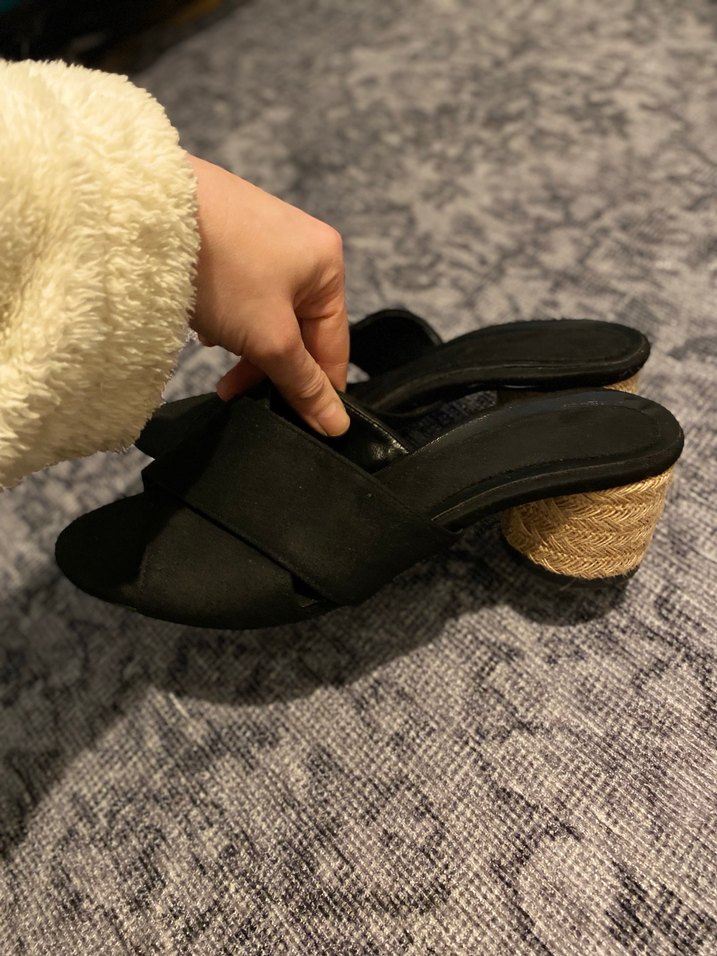 Siyah  Kadın Terlik - Görsel 4