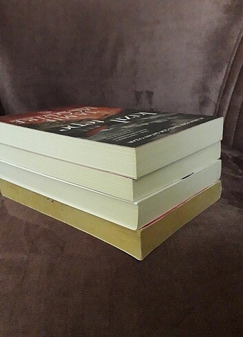  4 kitap set. Kızıl tepe. Kördüğüm beni takip et