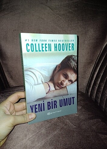 collen hoover. BASKISI YOK.