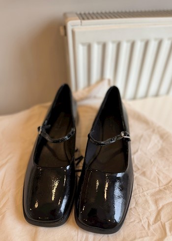 Kilitli Siyah Blok Topuk Kadın Düz Ayakkabı - Görsel 2