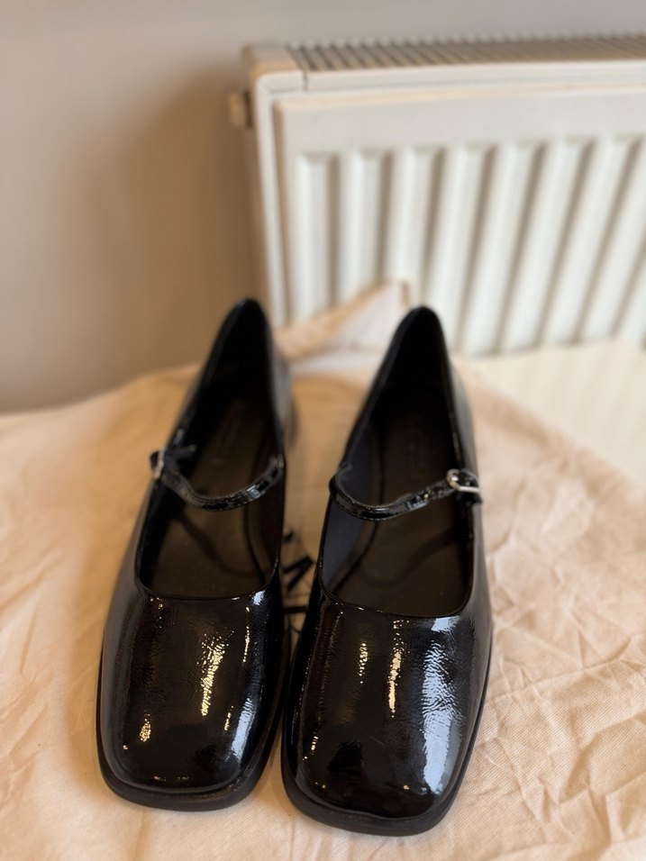 Kilitli Siyah Blok Topuk Kadın Düz Ayakkabı - Görsel 2