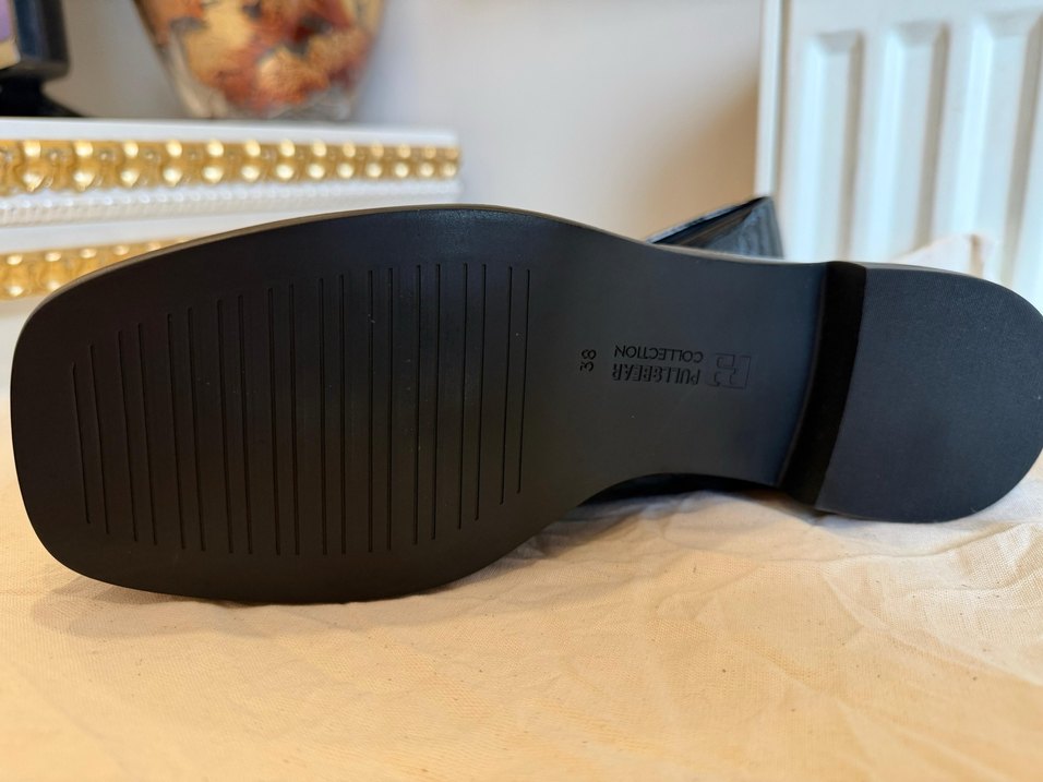 Kilitli Siyah Blok Topuk Kadın Düz Ayakkabı - Görsel 4