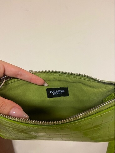 Beden Pull and bear yeşil çanta