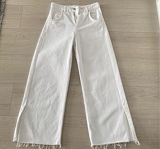 Bershka beyaz pantolon