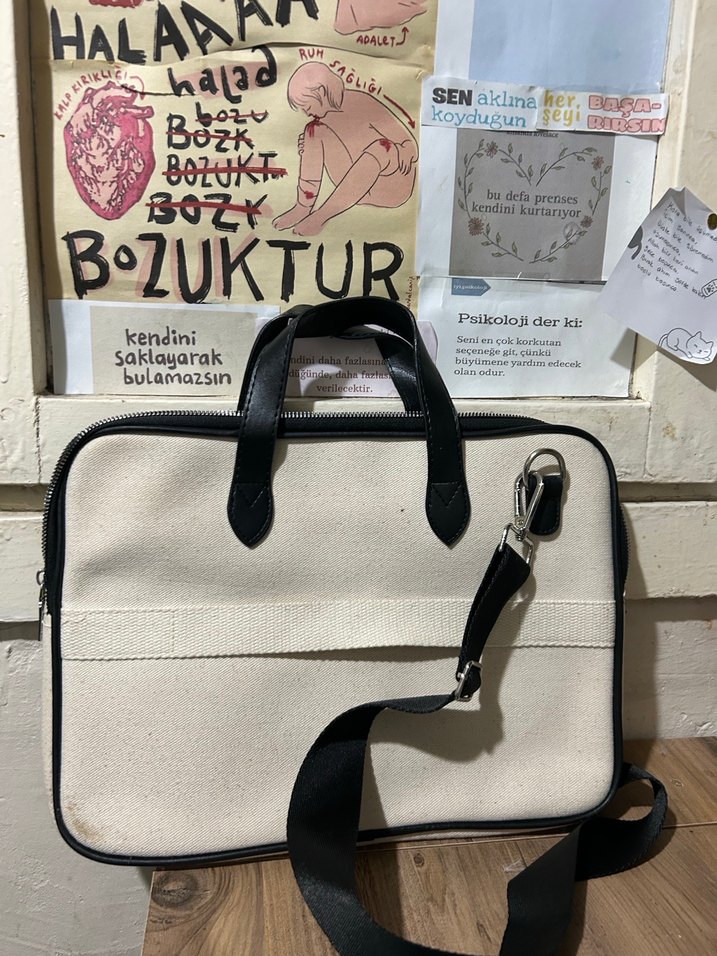 Beyaz Deri Fermuarlı Kadın Çanta laptop - Görsel 2