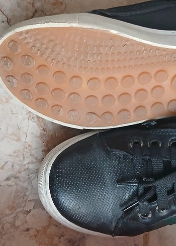 30 Beden Siyah Spor Ayakkabı