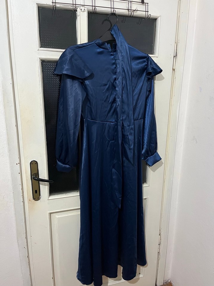 Lacivert Uzun Kollu Saten Elbise - Görsel 3