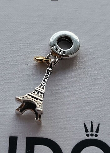 Eyfel kulesi Paris charm