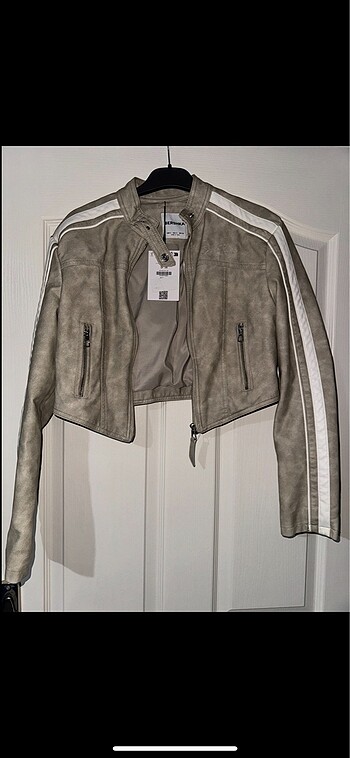 Bershka Suni Crop Deri Ceket