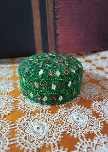 Beden Boncuklu Ayna işlemeli Hint işi orta boy Kutu