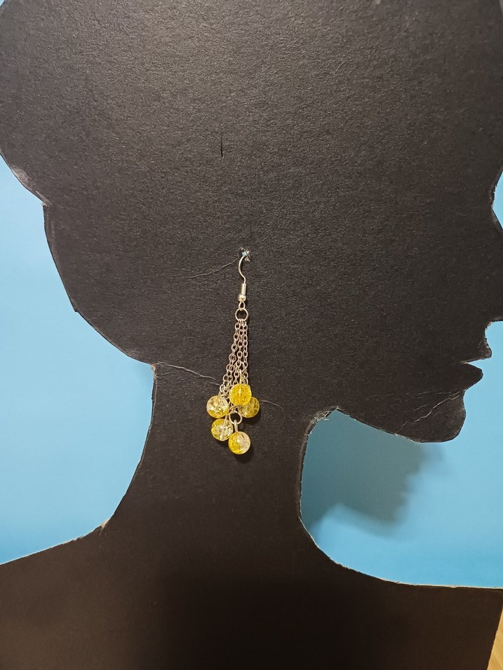 Sarı Zincir Detaylı Midi Küpe - Görsel 2