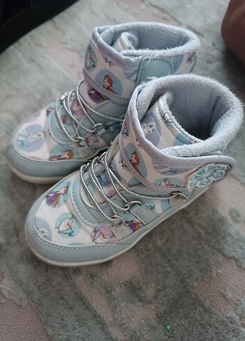 LC Waikiki Kız çocuk bot