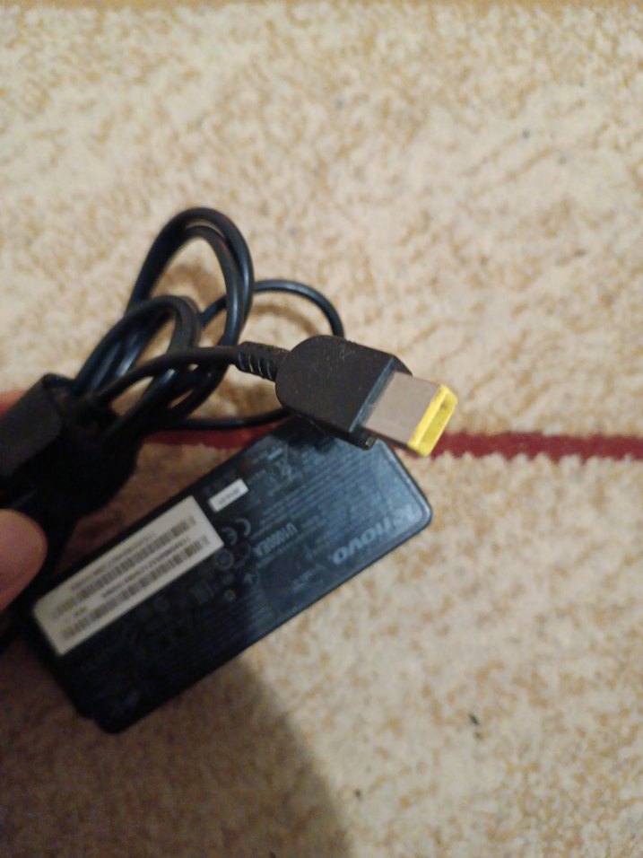 Lenovo Siyah Laptop Şarj Adaptörü - Görsel 3