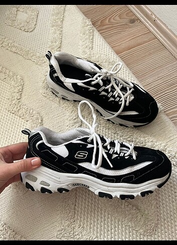 Skechers