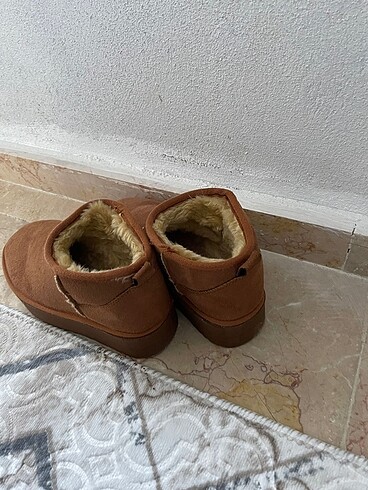 Ugg bir kez giyildi