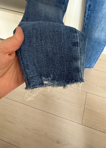 Nakışlı Düğmeli Mavi Kadın Jean - Görsel 7