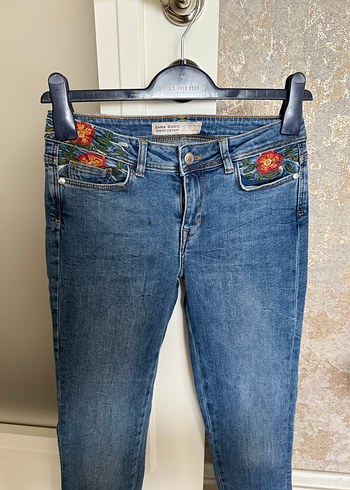 Nakışlı Düğmeli Mavi Kadın Jean - Görsel 2