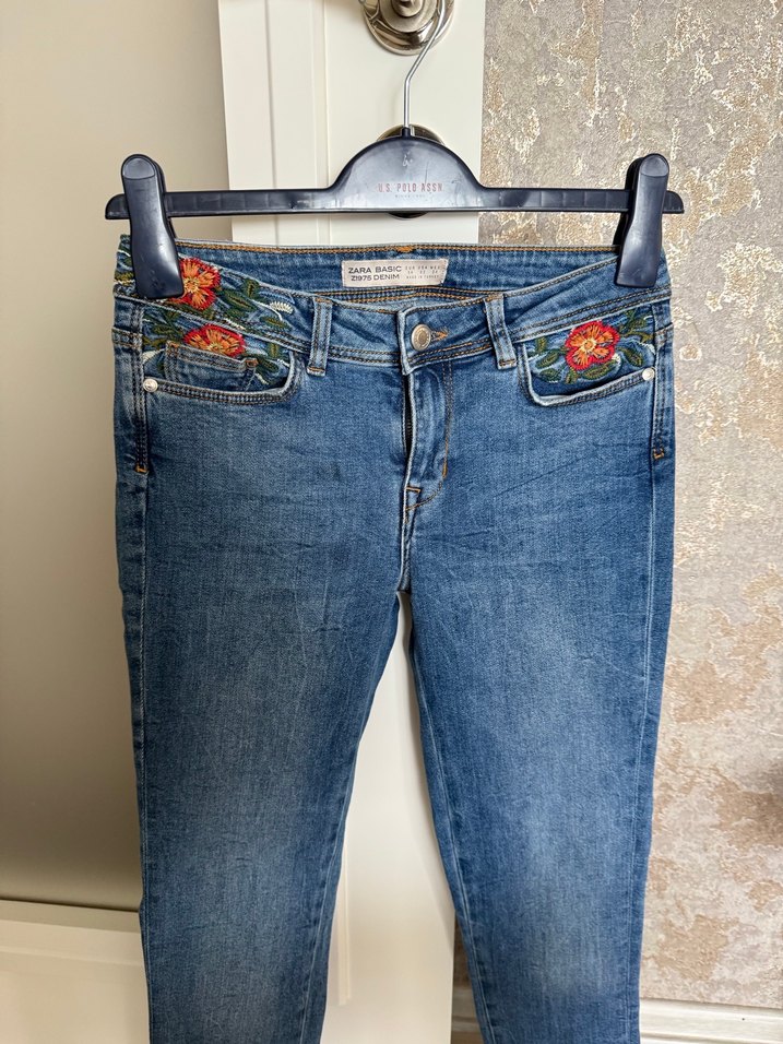 Nakışlı Düğmeli Mavi Kadın Jean - Görsel 2