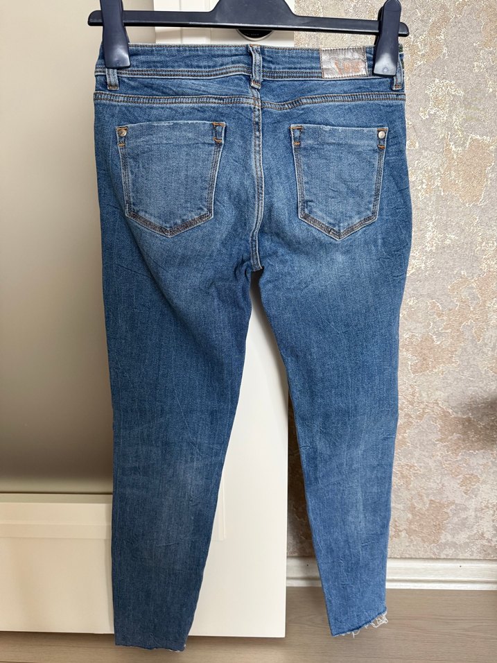 Nakışlı Düğmeli Mavi Kadın Jean - Görsel 5