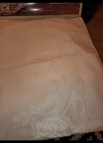  Beden Güpürlü battaniye yatak örtüsü seti