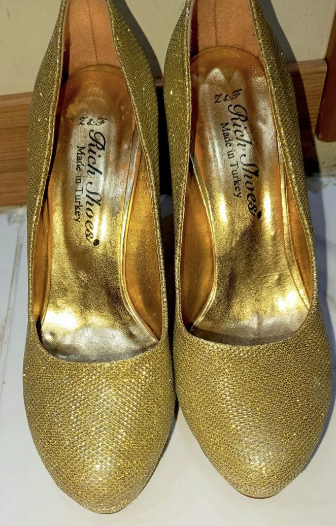 Vintage Altın Rengi Parlak Stiletto Topuklu Kadın Ayakkabı - Görsel 3