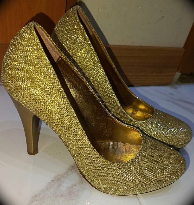 Vintage Altın Rengi Parlak Stiletto Topuklu Kadın Ayakkabı - Görsel 2