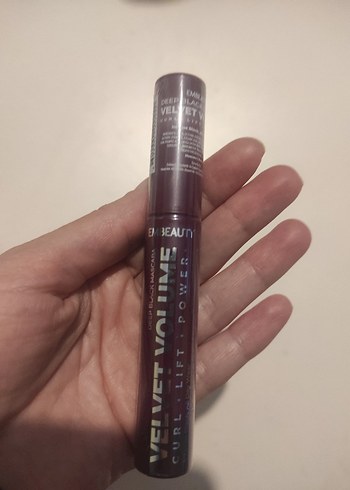 Siyah Maskara - Görsel 2