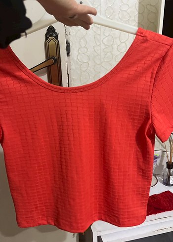 Kırmızı V Yaka Kısa Kollu Kadın Tişört - Görsel 2
