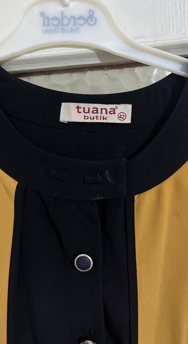 Sarı Düğmeli Uzun Gömlek - Görsel 2