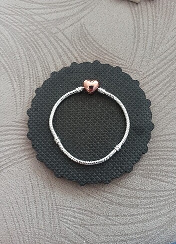 Pandora Model Charm Bileklik 