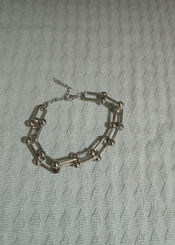 Gri Zincir Detaylı Minimalist Kadın Bileklik