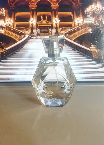 Avon Femme EdP 50 ML Kadın Parfümü. Çok az kullanıldı. Pembe gre