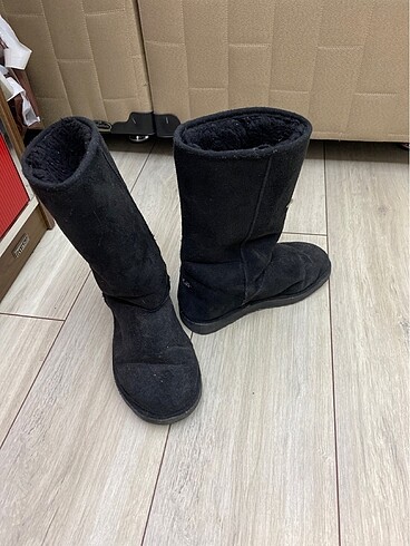 Siyah ugg