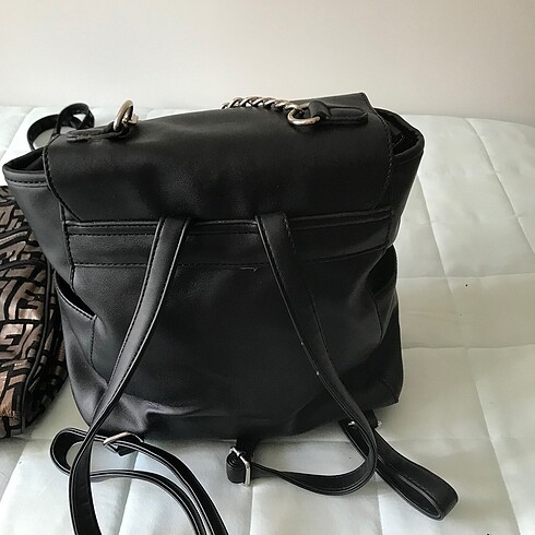  Beden Nine west sırt çantası