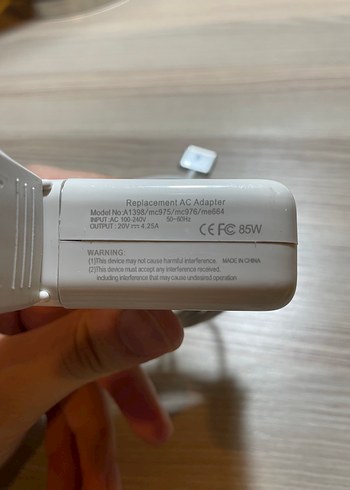 Apple MacBook için orijinal şarj aleti