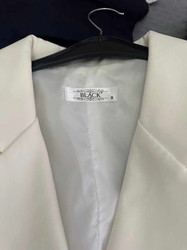 Beyaz Düğmeli Kadın Blazer Ceket - Görsel 3