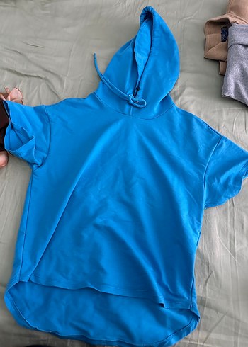 Mavi Kapüşonlu Kısa Kollu Salaş Sweatshirt