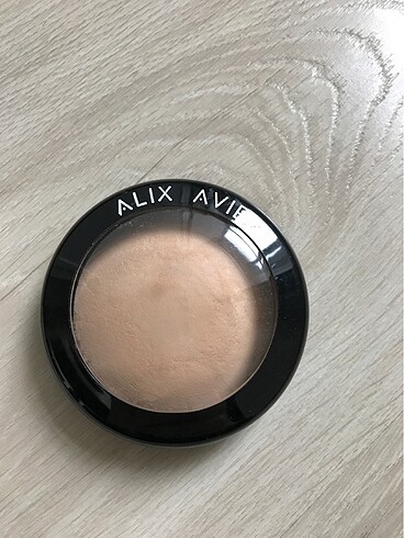 alıx avıen pudra