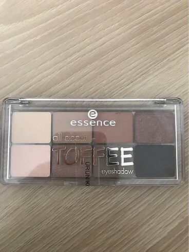  Beden Renk essence far paletı