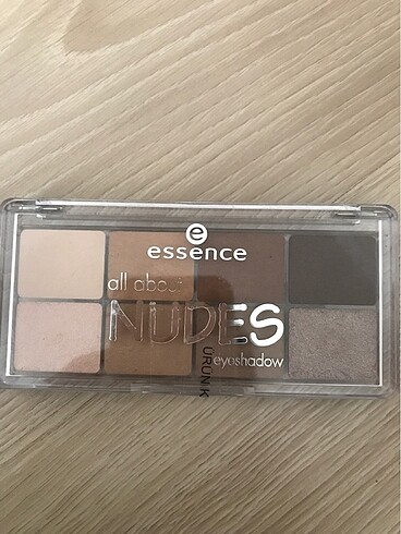  Beden essence far paletı