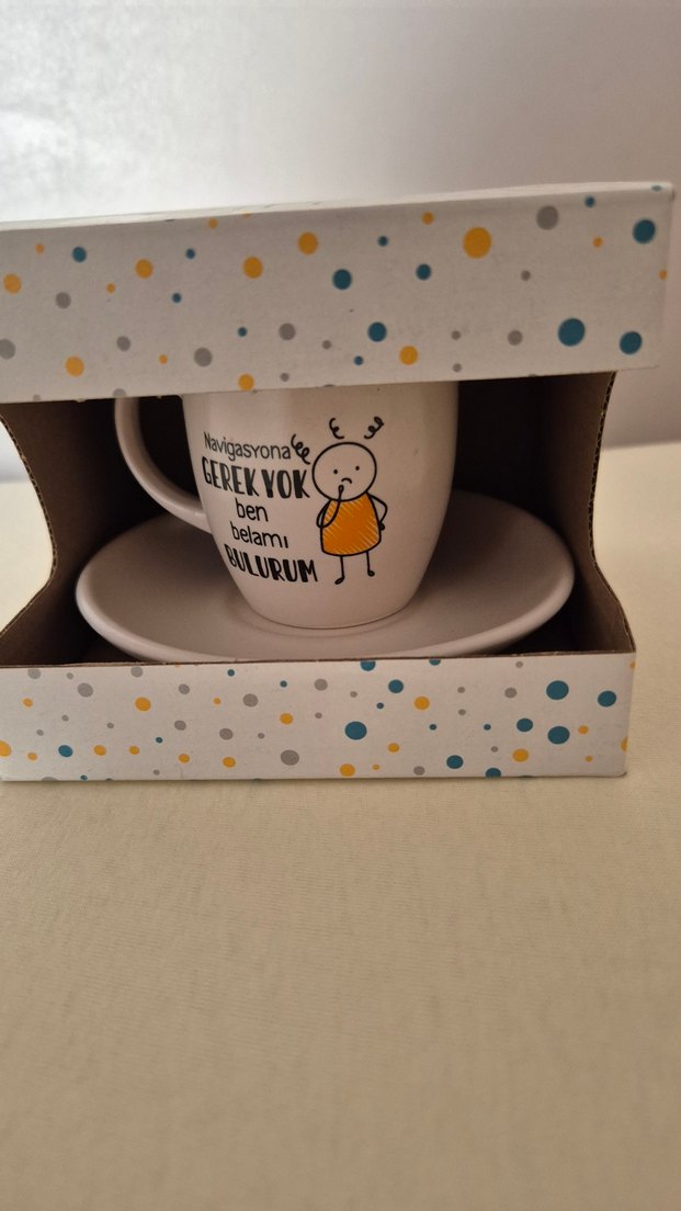 Beyaz Yazılı Seramik Fincan ve Tabak - Görsel 2