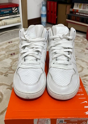 Beyaz Nike Kadın Yüksek Topuklu Spor Ayakkabı - Görsel 2