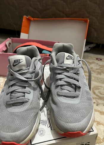 Gri Nike Spor Kadın Sneakers - Görsel 2