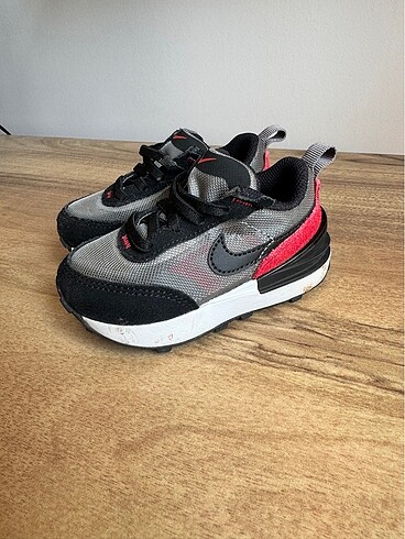 Nike yazlık spor ayakkabı
