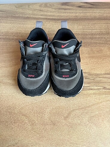 Nike Nike yazlık spor ayakkabı