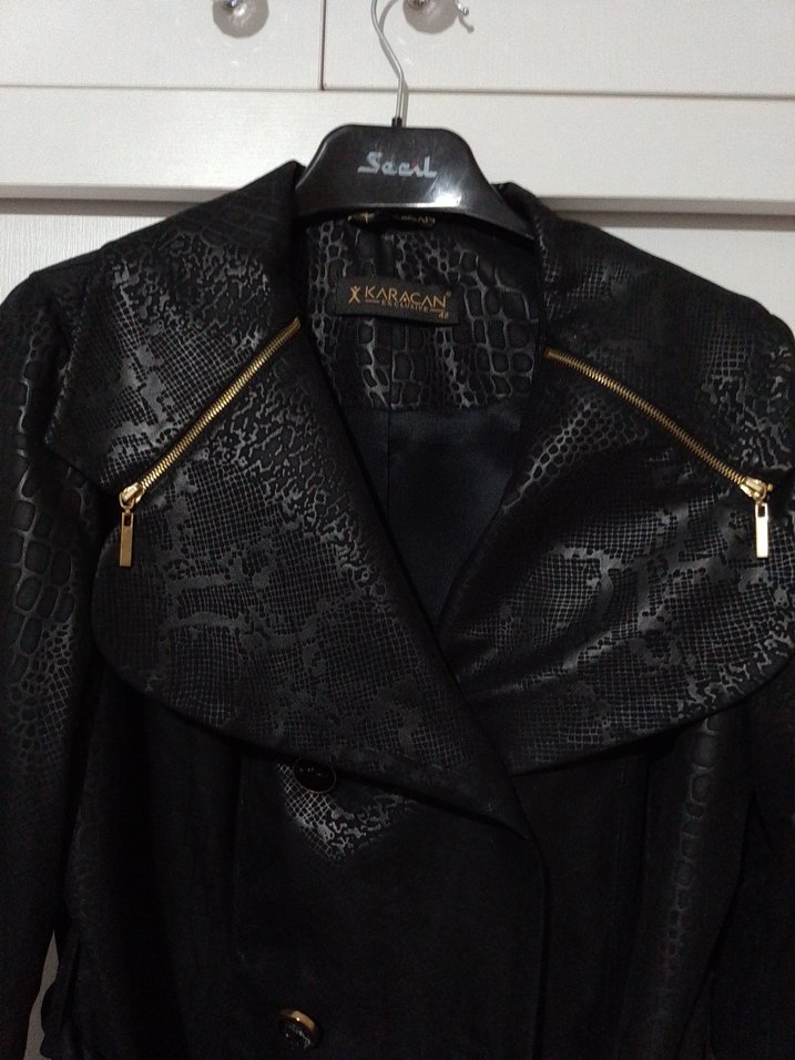 Siyah Deri görünümlü Yılan Desenli Uzun Trençkot pardesü - Görsel 2