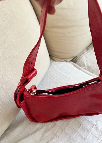 Kırmızı Parlak Deri Fermuarlı Kadın Çanta - Görsel 2