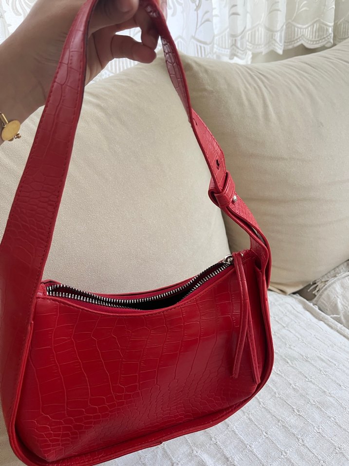 Kırmızı Parlak Deri Fermuarlı Kadın Çanta - Görsel 3