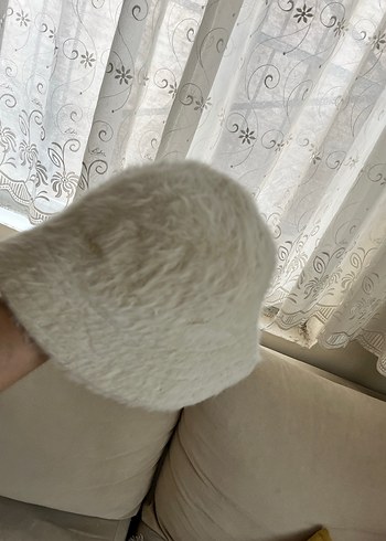 Zara Beyaz Kürklü Kadın Şapka