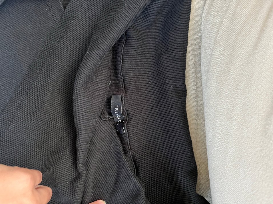 Kemerli Siyah V Yaka Kadın Bluz - Görsel 3